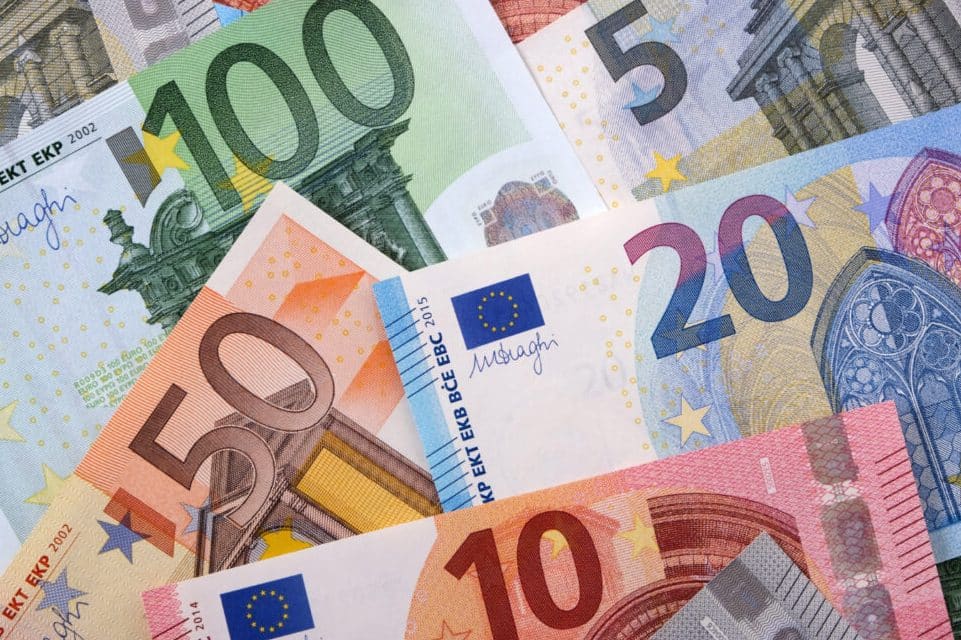 Un segoviano devuelve 12.000 euros al pontevedrés que los había...