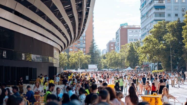 Aitana confirma el aplazamiento hasta junio de 2025 de sus conciertos  en el Bernabéu por "motivos ajenos"