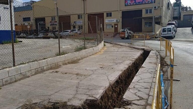 Alhaurín de la Torre renueva 3,8 km de tuberías de agua de los polígonos