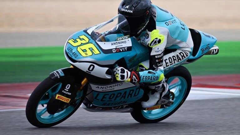 Ángel Piqueras lidera la primera jornada de Moto3 en el GP de Australia