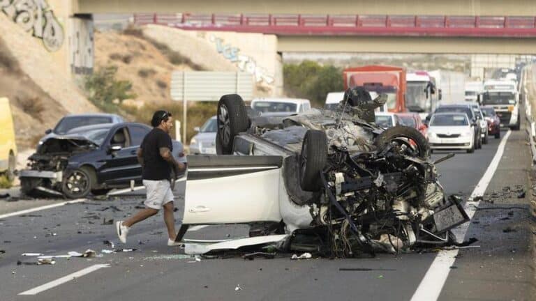 Un conductor drogado provoca un grave accidente y manda al hospital a un diputado del PSOE en Murcia