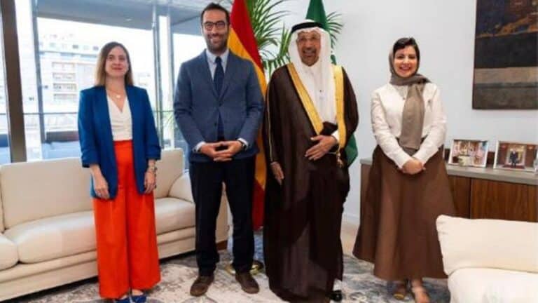 Cuerpo se reúne con el ministro de Inversiones saudí con la entrada de STC en Telefónica por definirse