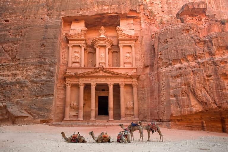 Petra, una joya del desierto inmortalizada por Indiana Jones