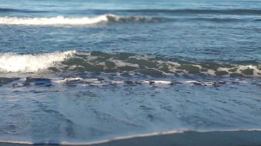 Hallan el cuerpo sin vida de un hombre en una playa de Benalmádena