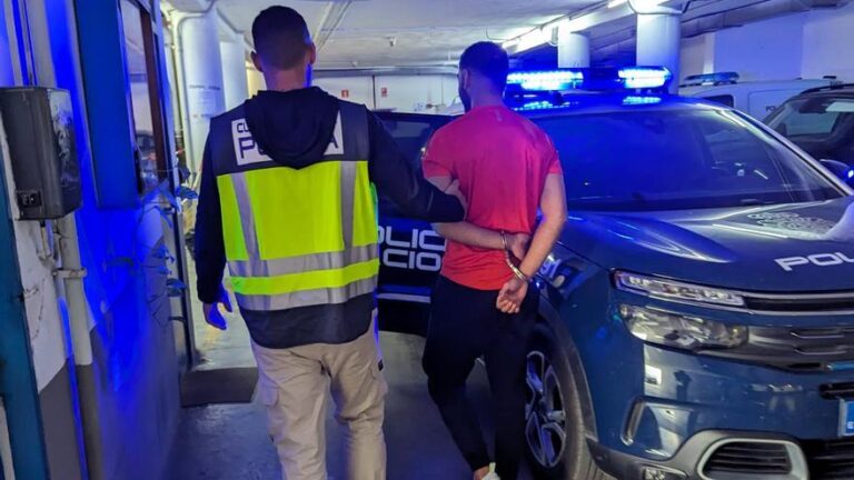 Un detenido de una red dedicada a la venta de droga en coffees shop en Marbella