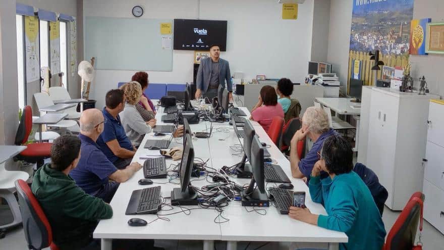 El Proyecto Edufinet imparte jornadas de educación financiera a más de 20.300 personas