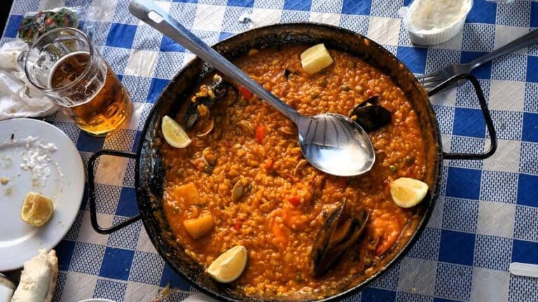 La viral respuesta de un restaurante El Palo a un cliente que olvidó pagar una paella