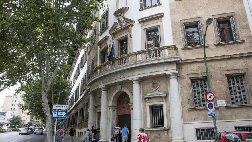 La menor embarazada tras ser violada por la pareja de su madre en Palma tenía 10 años