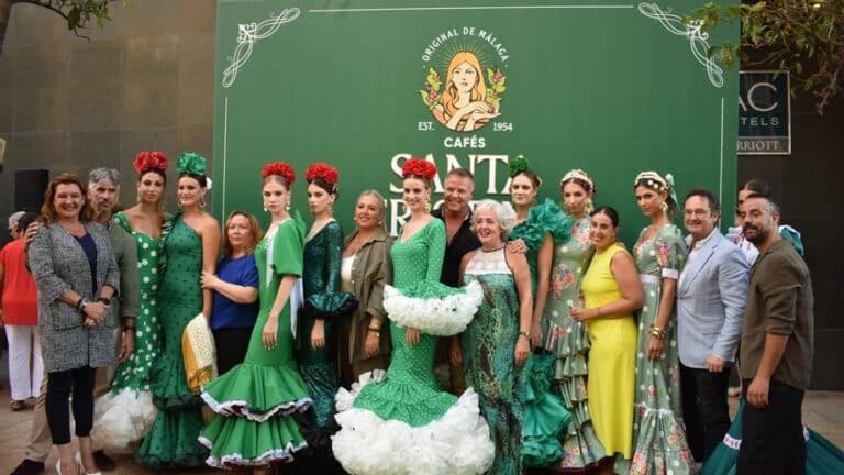 El desfile de Moda Flamenca de Málaga de Moda reúne a 400 personas