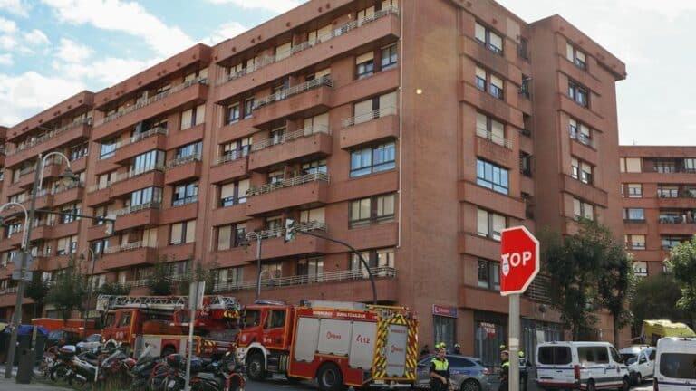 Un hombre hiere en Bilbao a sus padres con un cuchillo y amenaza con tirarse desde su balcón