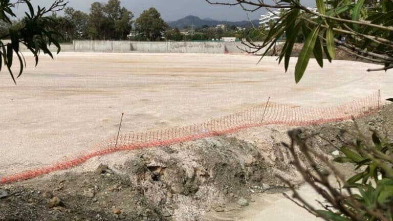 La obra de la pista de atletismo de Marbella pierde velocidad