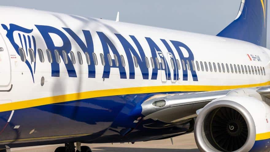 Consumo multa con 150 millones a Ryanair, Vueling, EasyJet y Volotea por cobrar el equipaje de mano