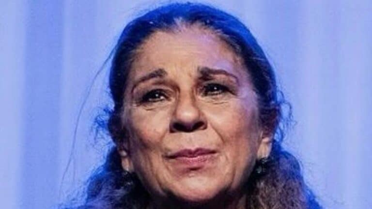 Lolita Flores suspende sus obras de teatro y desaparece de ‘TardeAR’: “Estoy muy triste”