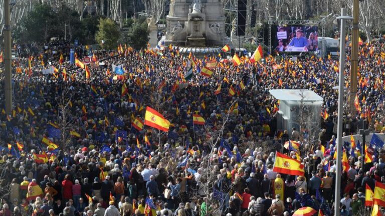 Manifestación en Madrid contra Sánchez que exige elecciones: perfil bajo de PP y Abascal acude