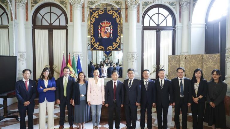 Málaga y Changzhou firman un protocolo para promover el intercambio educativo, económico, comercial y de turismo