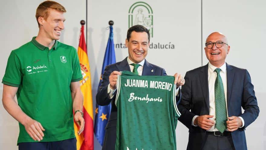 Moreno, "muy orgulloso" de Unicaja tras ganar la Copa Intercontinental: "Este equipo sigue haciendo historia"