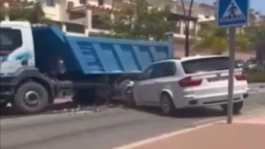 Aparatoso accidente en Coín de un narco a la fuga