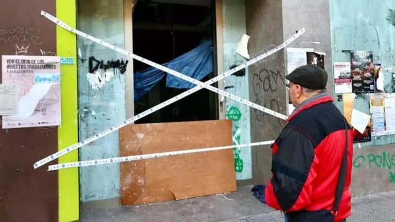 Tres varones con antecedentes, detenidos por quemar y asesinar a dos indigentes en un cajero de Logroño