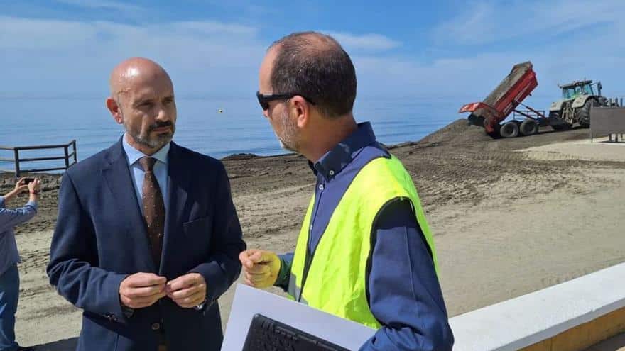 El Gobierno moviliza más de 208.000 metros cúbicos de arena para mejorar las playas