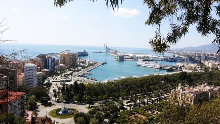 Casi 60 cruceros llegarán desde julio a septiembre al Puerto de Málaga