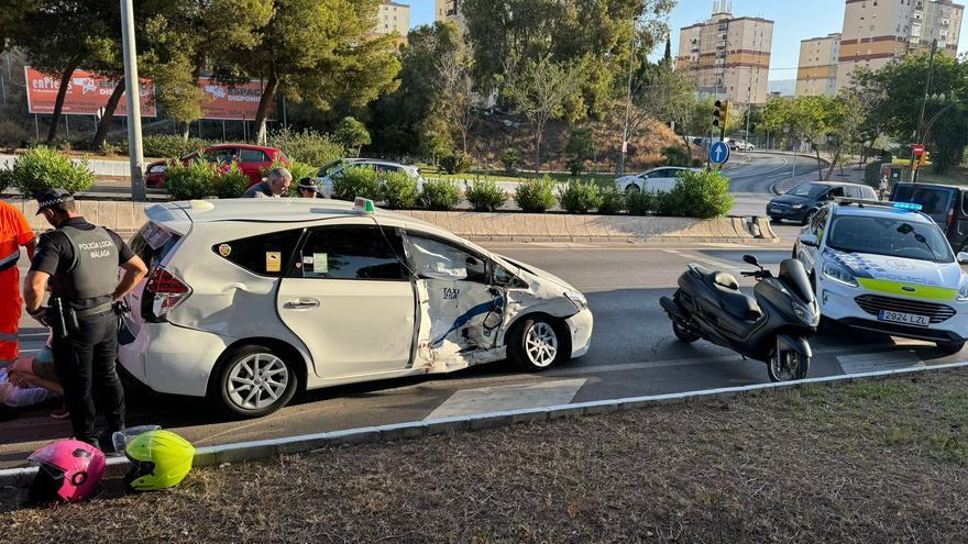 Tres heridos en un choque en la avenida Valle Inclán