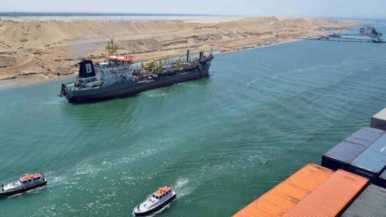 Egipto lanza la ampliación del Canal de Suez - BBC News