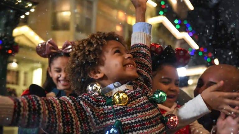 Todo sobre la muy feliz fiesta navideña de Mickey |