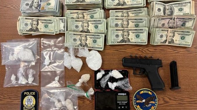 Hombre arrestado bajo sospecha de tráfico de drogas en Portland, Maine...