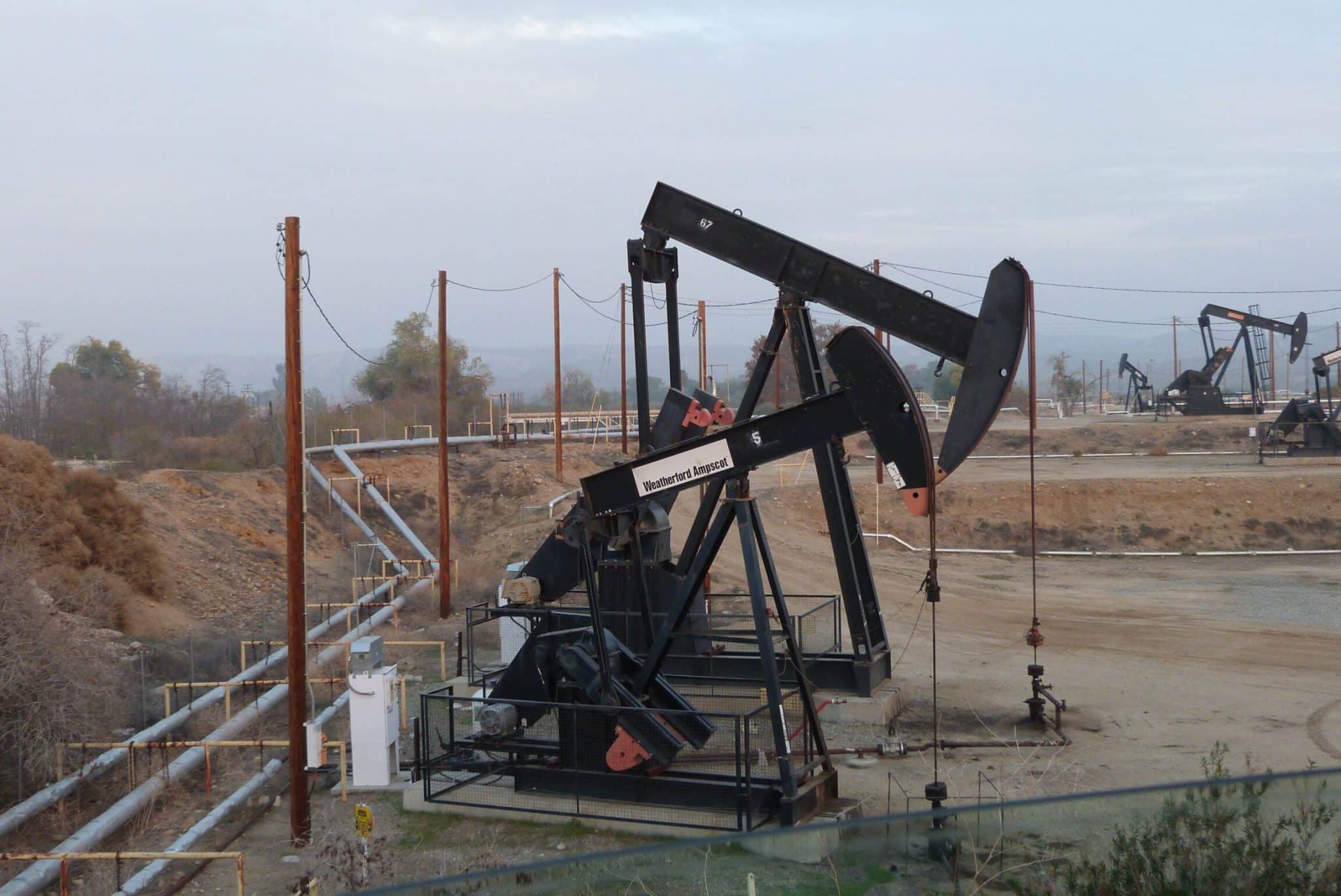 Los reguladores de California prohibieron el fracking de aguas residuales para riego...