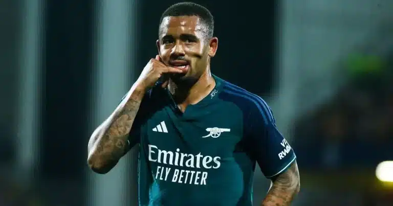 Gabriel Jesus logra el triplete en la segunda parte para enviar al Arsenal a Carabao...