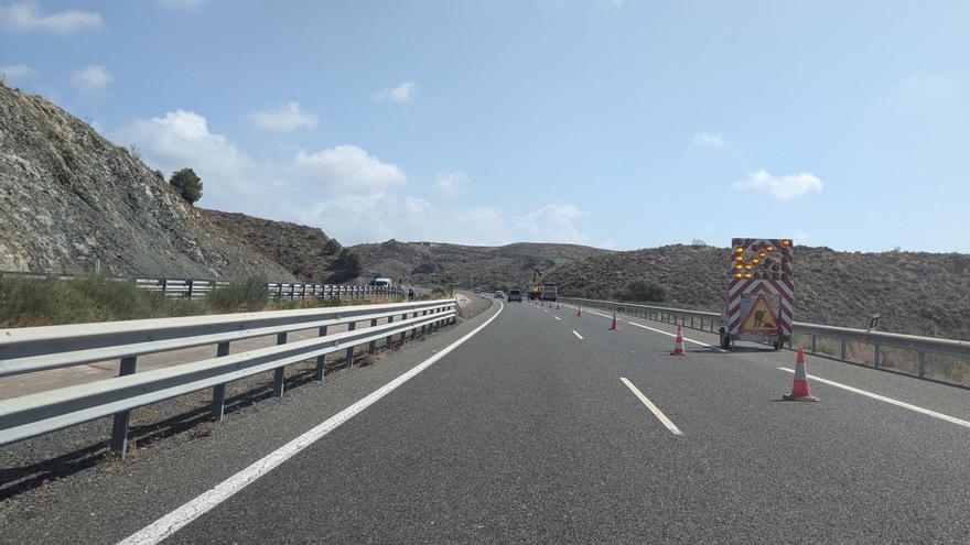 Obras en la AP-7 por la instalación de pantallas en la variante de Marbella