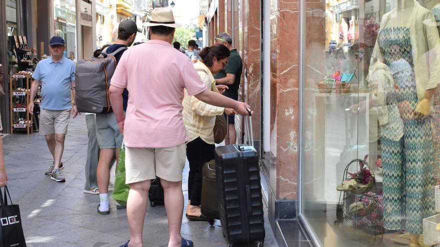 La mecha contra la 'turistificación' prende en Andalucía