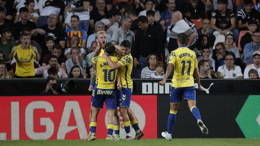 Las Palmas resurge en Mestalla y hunde al Valencia